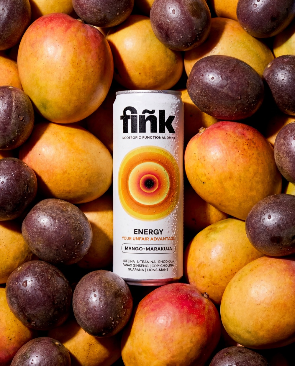 fiñk ENERGY na tle mango i marakui