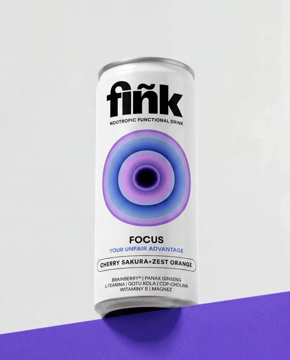 Puszka fiñk FOCUS na jasnym tle z fioletowym klinem